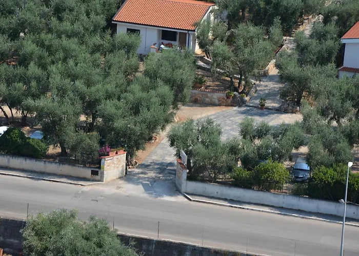 Zagare 아파트호텔 3*