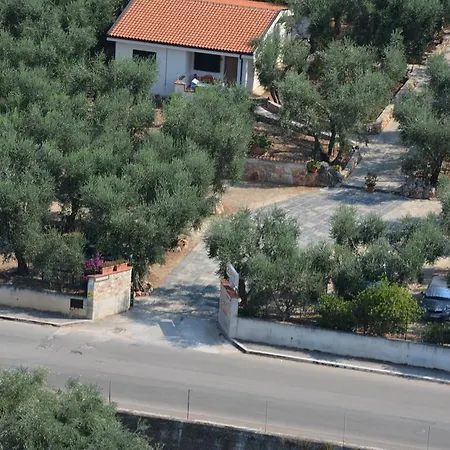 Zagare 公寓式酒店 3*